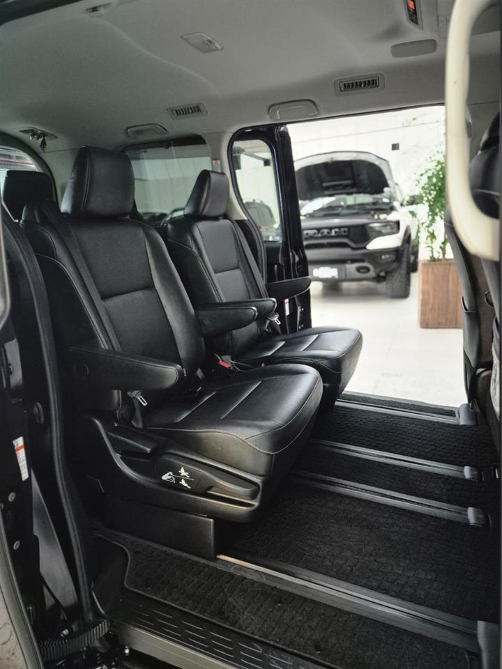 2015 Toyota ESQUIRE thumbnail