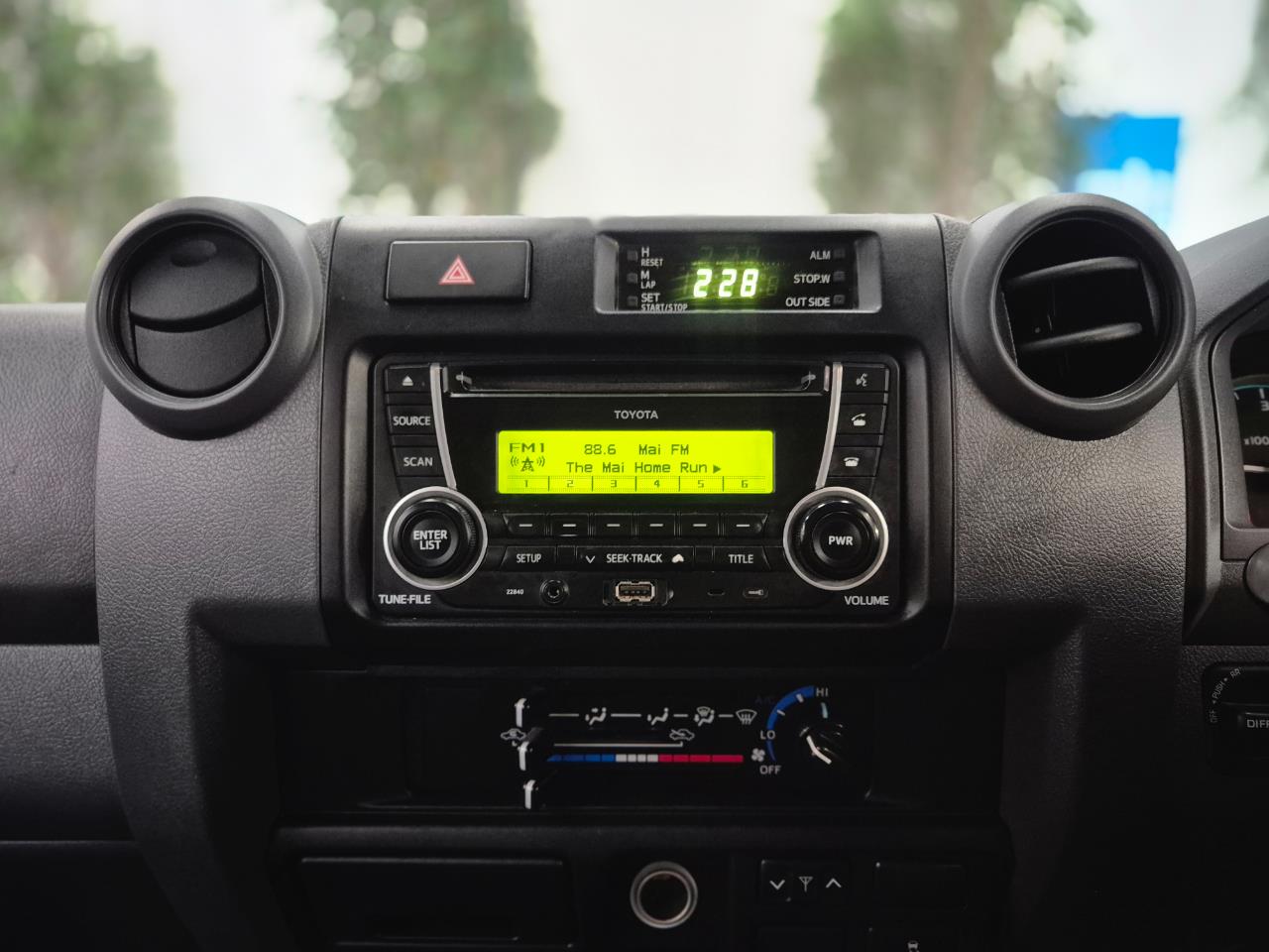 2018 Toyota Landcruiser thumbnail