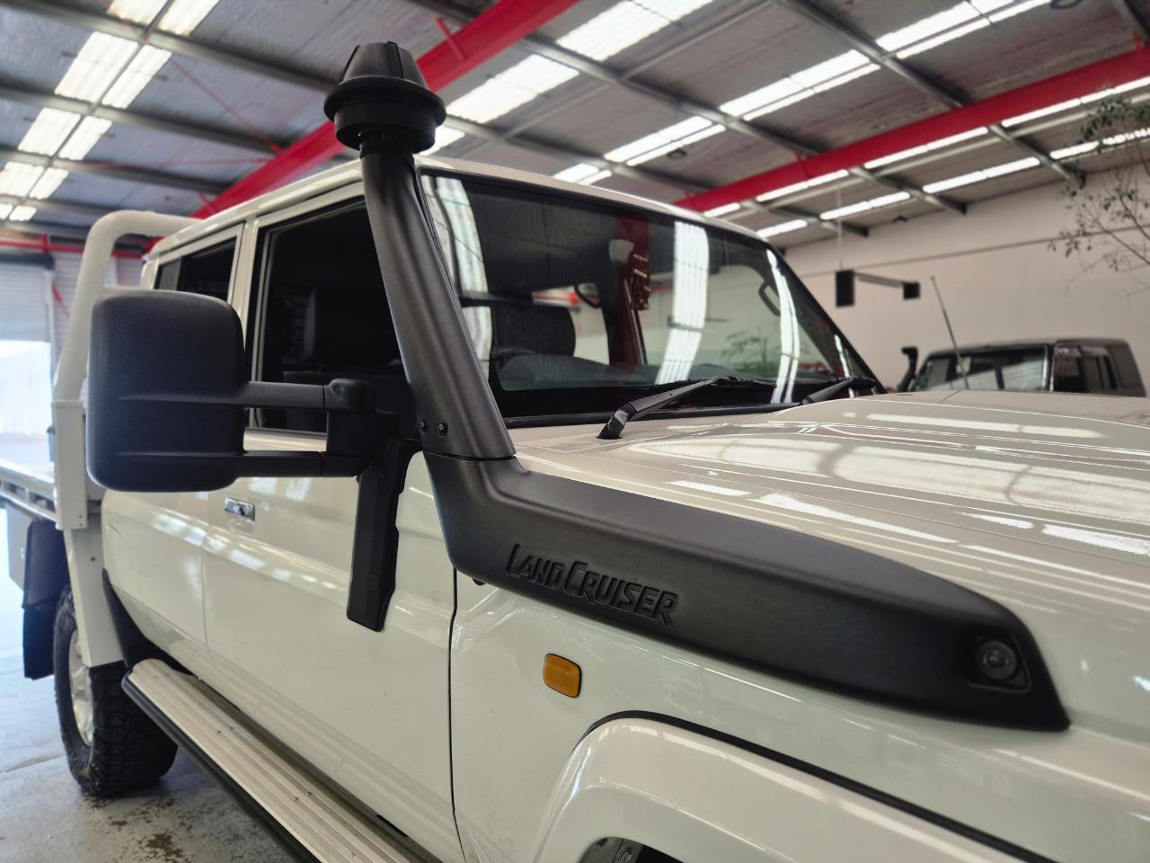 2018 Toyota Landcruiser thumbnail