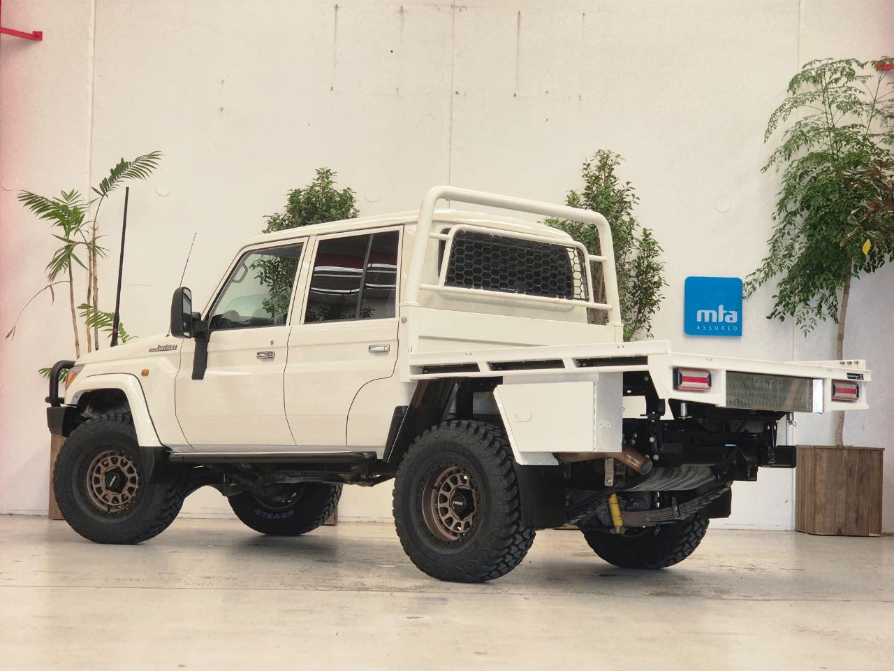 2018 Toyota Landcruiser thumbnail