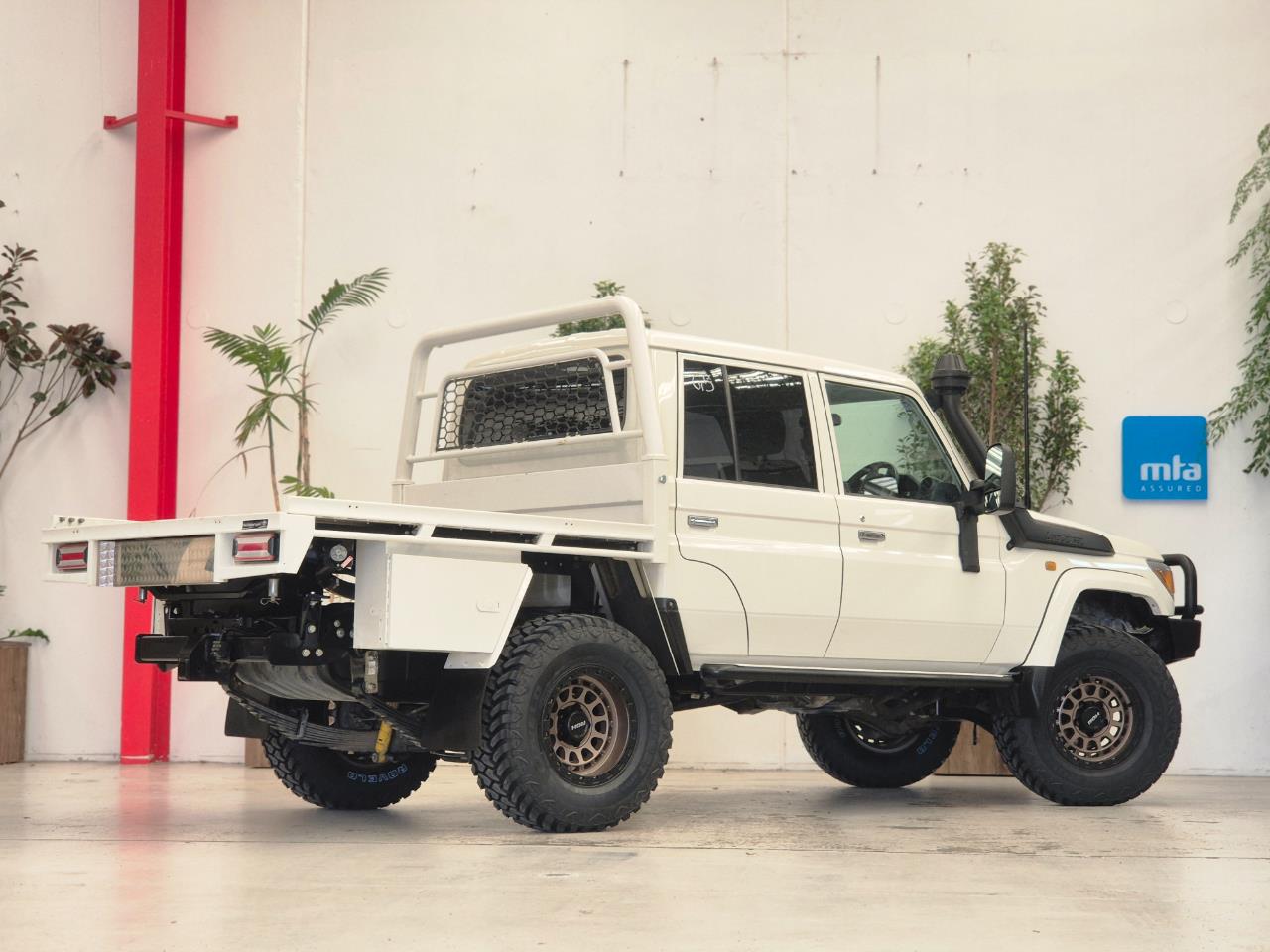 2018 Toyota Landcruiser thumbnail