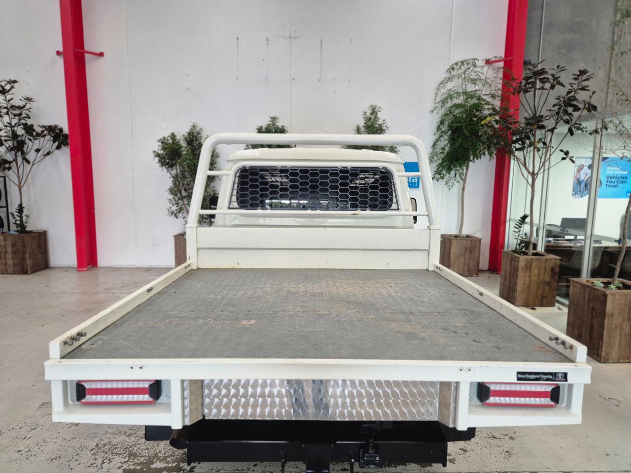 2018 Toyota Landcruiser thumbnail