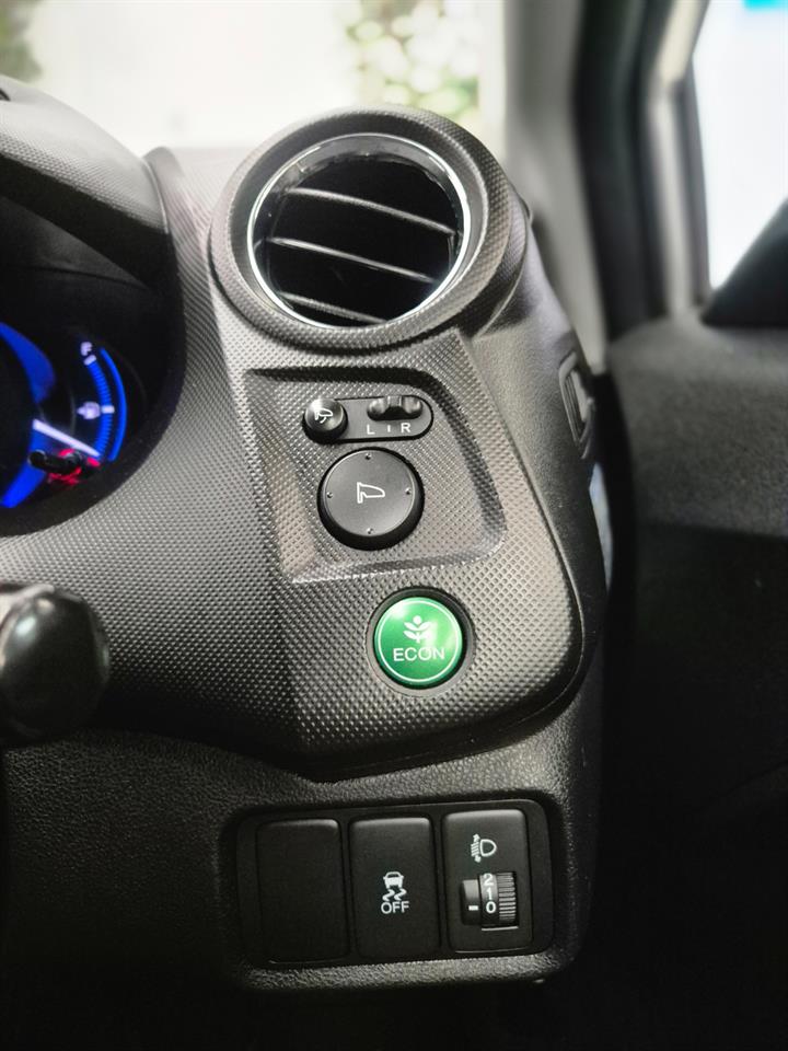 2012 Honda INSIGHT thumbnail