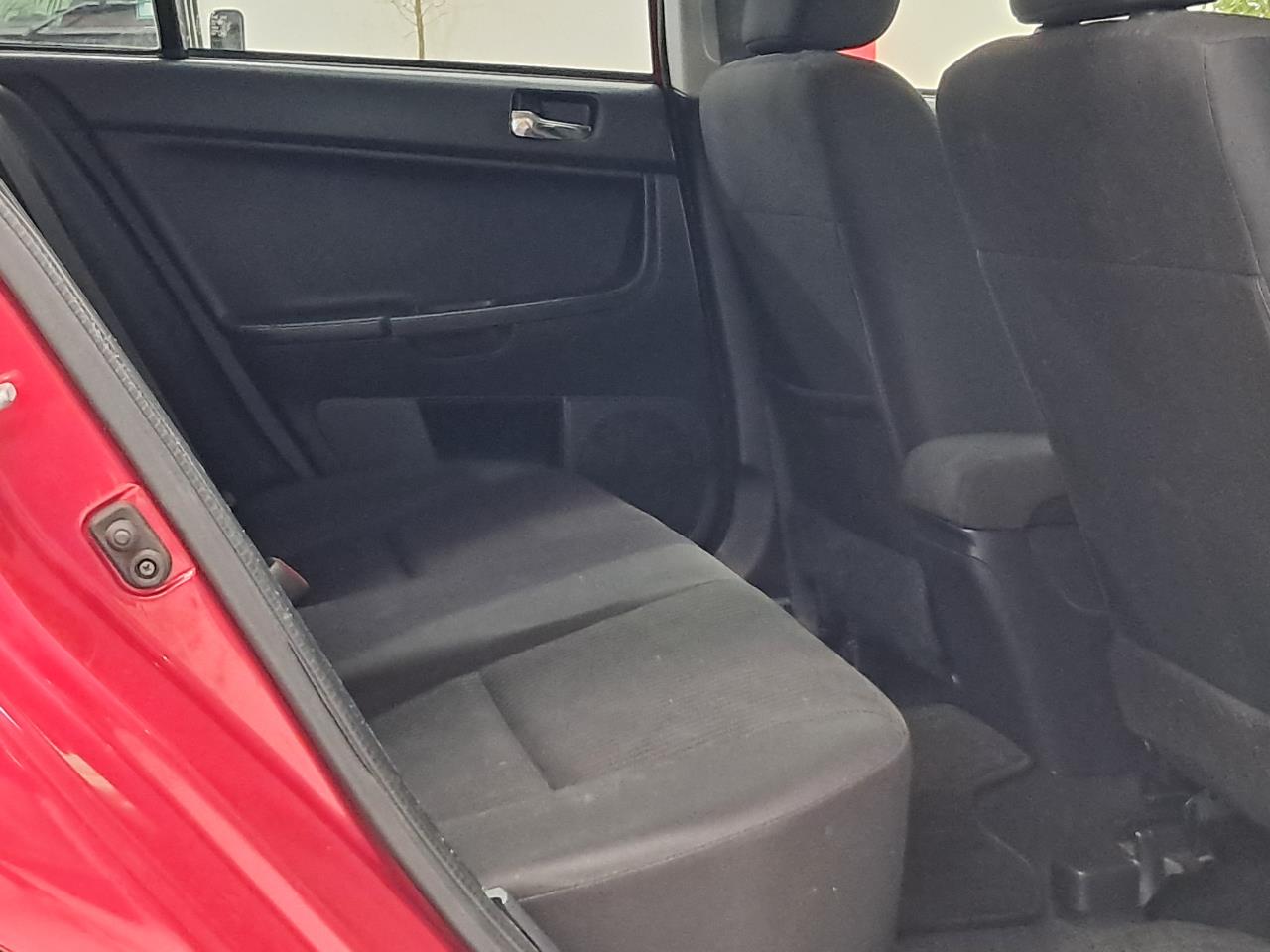 2013 Mitsubishi Galant thumbnail