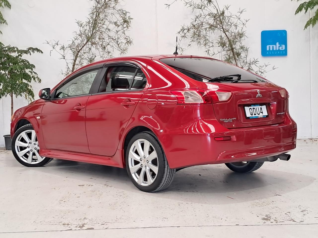 2013 Mitsubishi Galant thumbnail