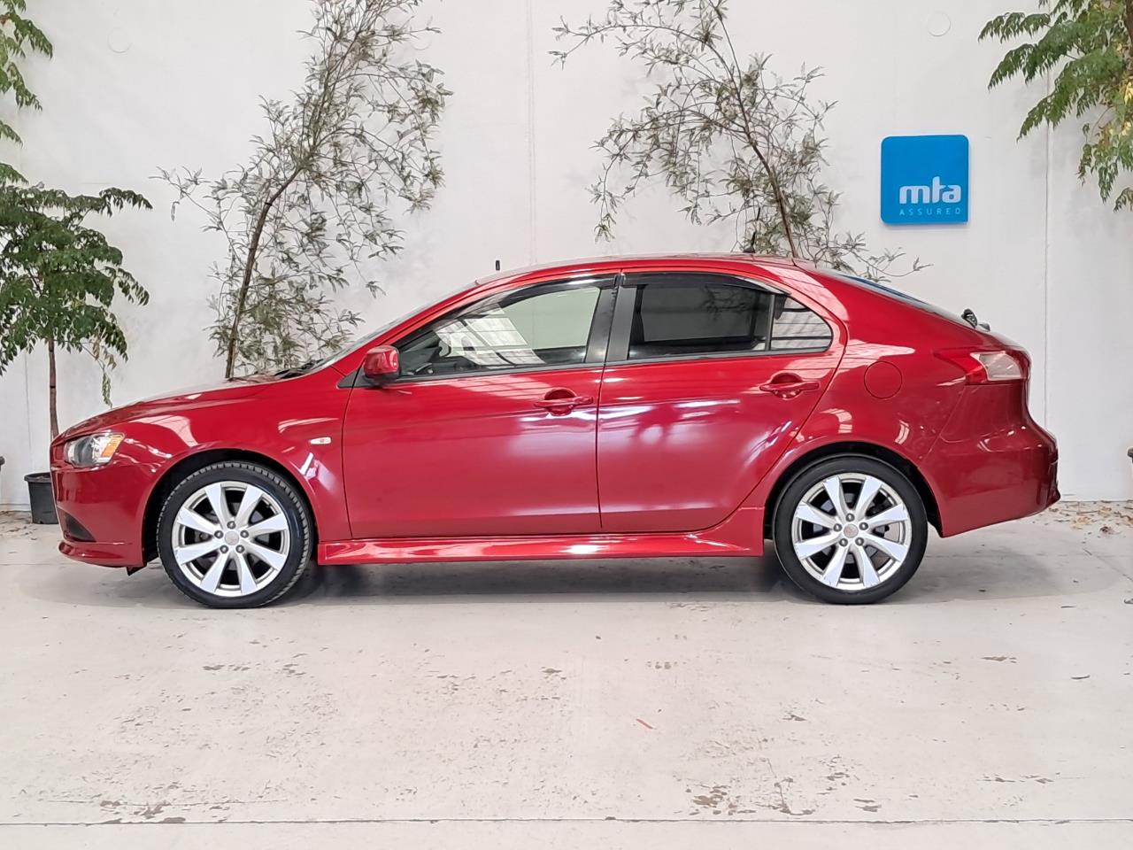2013 Mitsubishi Galant thumbnail
