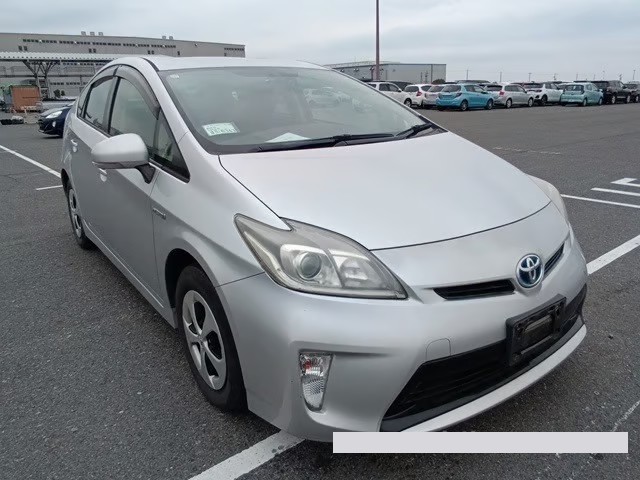 2013 Toyota Prius thumbnail