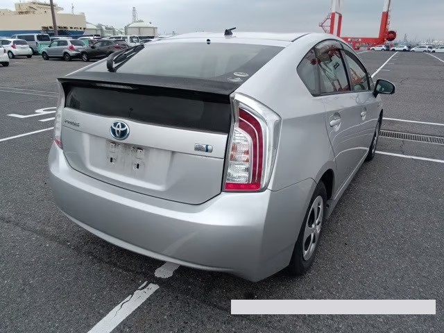 2013 Toyota Prius thumbnail