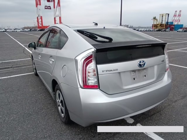 2013 Toyota Prius thumbnail