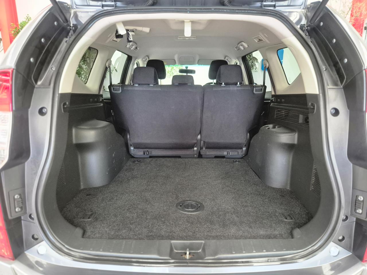 2017 Mitsubishi Pajero thumbnail