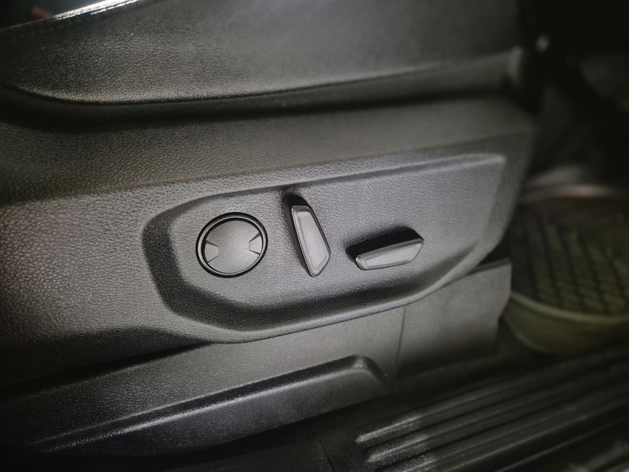 2023 Ford Everest thumbnail