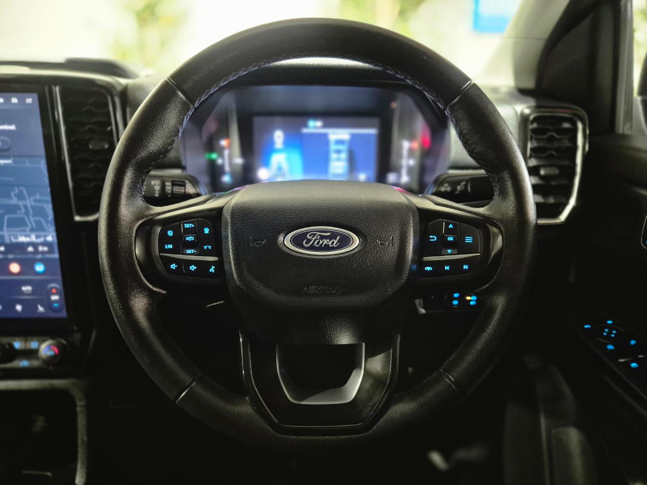 2023 Ford Everest thumbnail