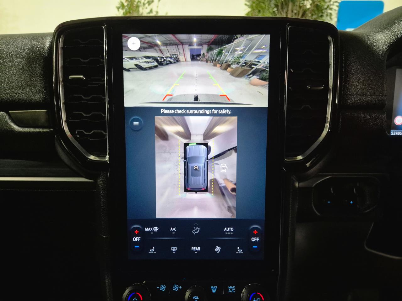 2023 Ford Everest thumbnail