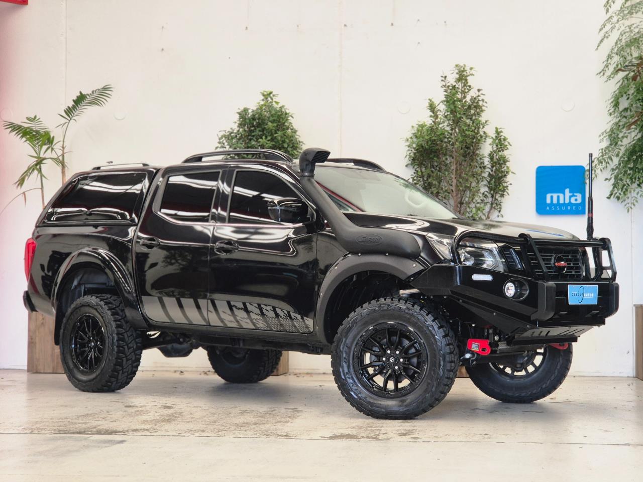 2020 Nissan Navara thumbnail