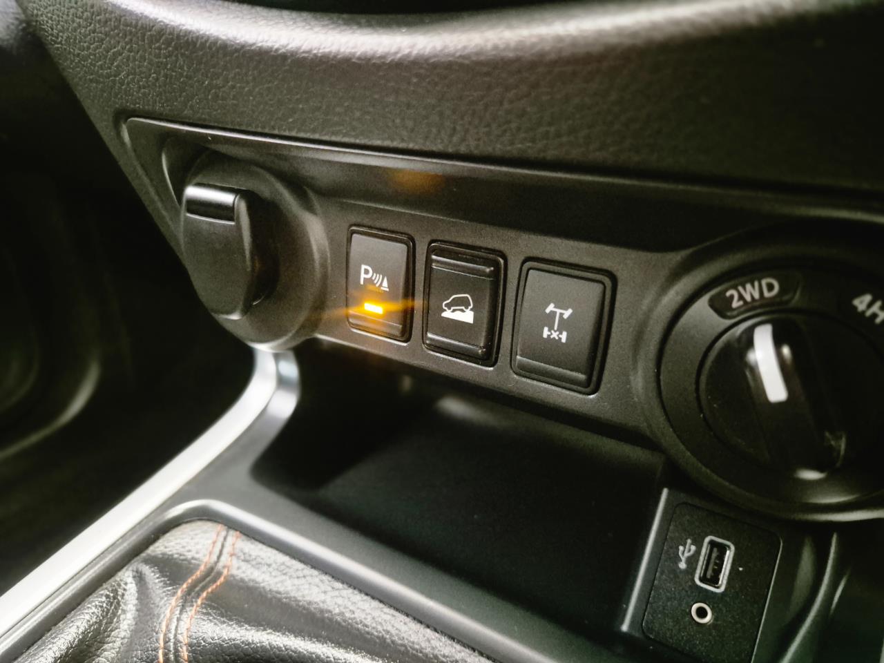 2020 Nissan Navara thumbnail