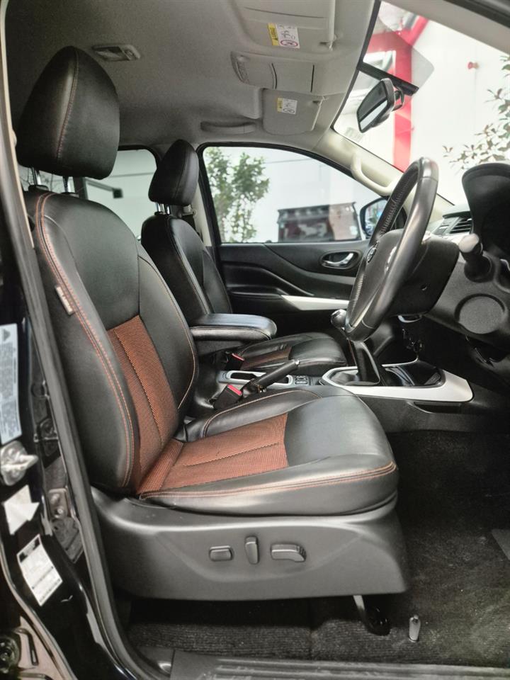 2020 Nissan Navara thumbnail
