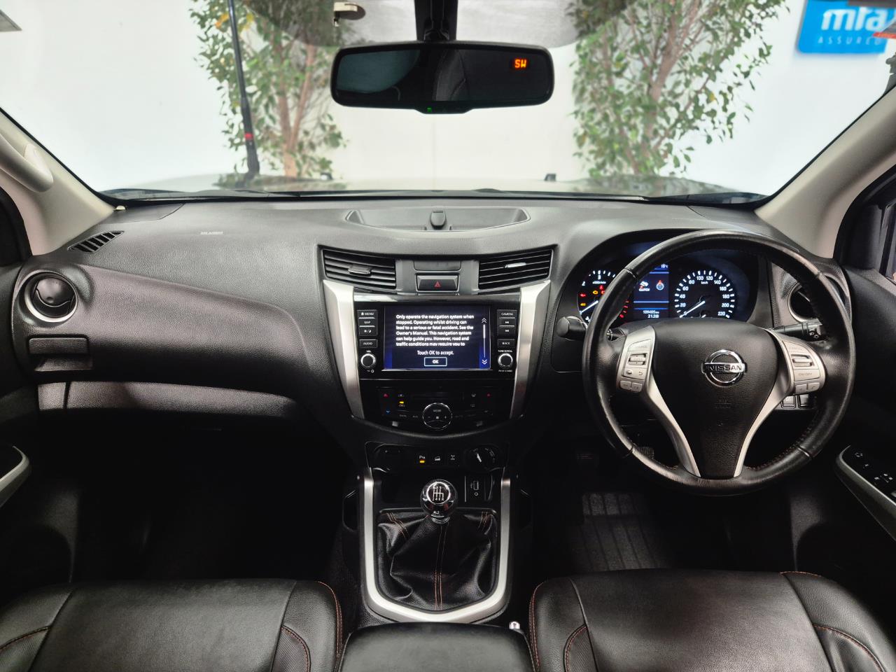 2020 Nissan Navara thumbnail