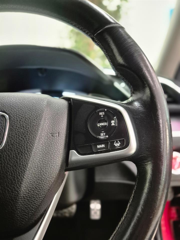 2017 Honda Civic thumbnail