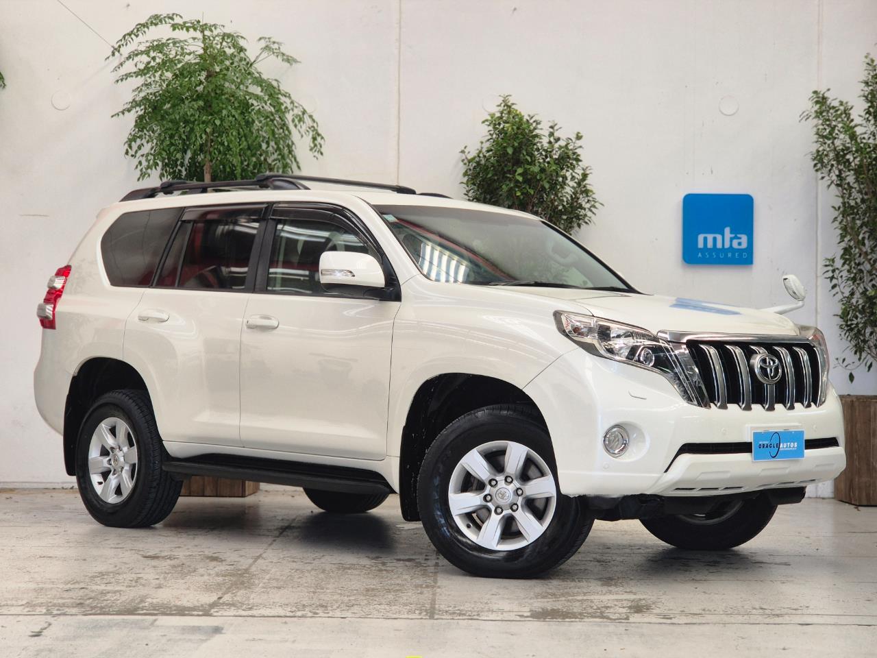 2016 Toyota Landcruiser thumbnail