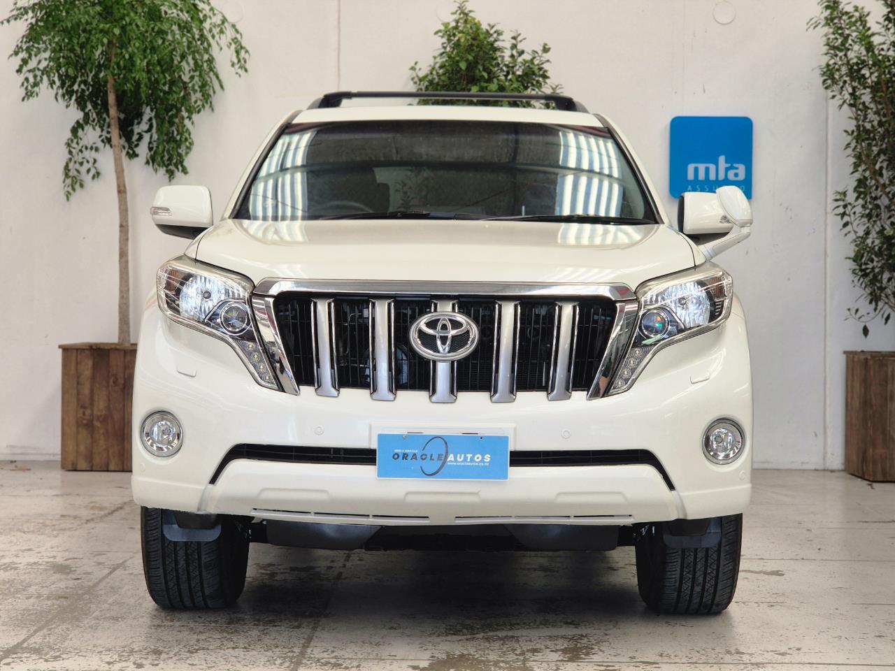 2016 Toyota Landcruiser thumbnail