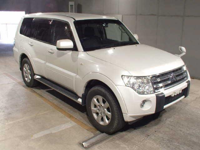 2010 Mitsubishi Pajero thumbnail
