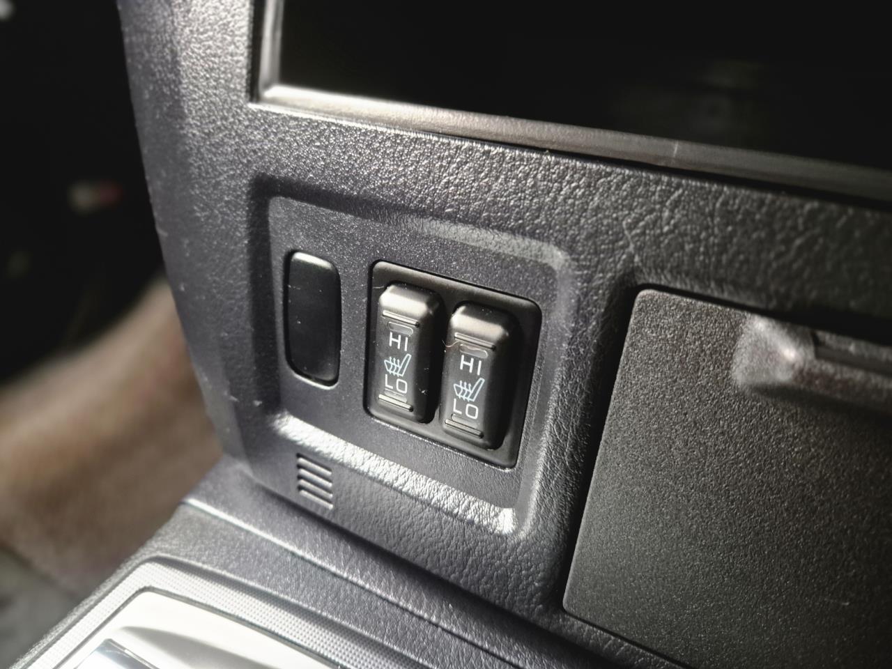 2010 Mitsubishi Pajero thumbnail