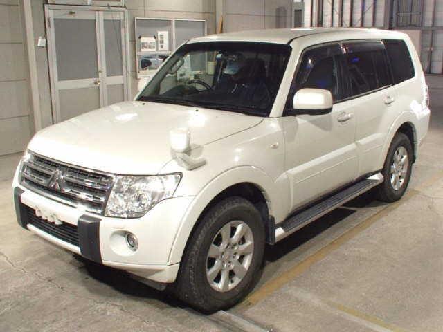2010 Mitsubishi Pajero thumbnail