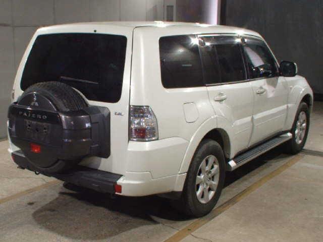 2010 Mitsubishi Pajero thumbnail