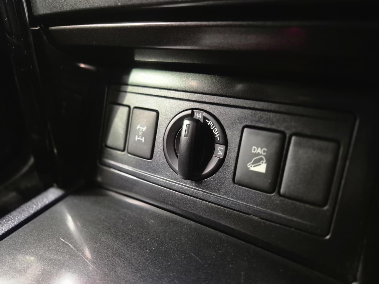 2016 Toyota Landcruiser thumbnail