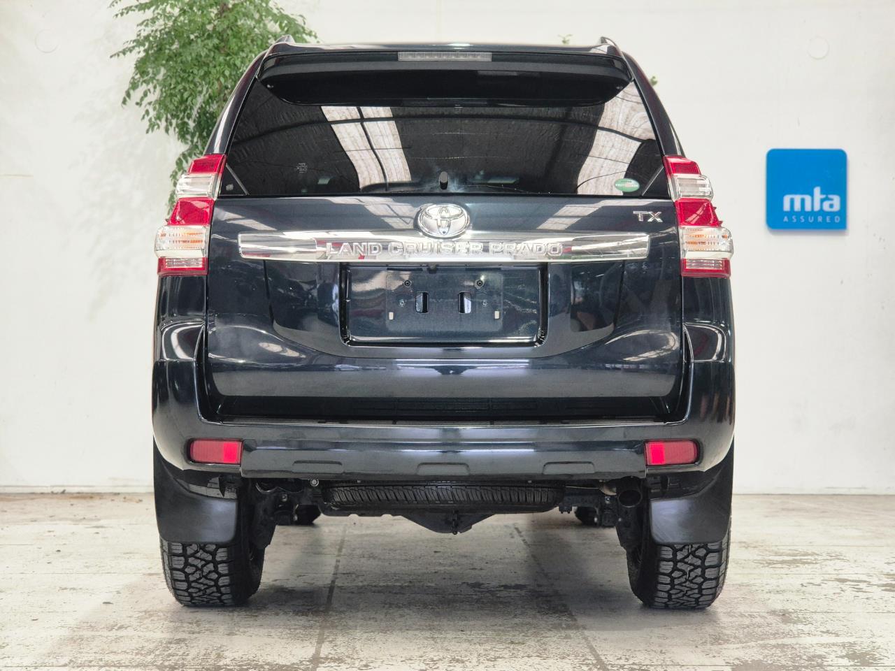 2016 Toyota Landcruiser thumbnail