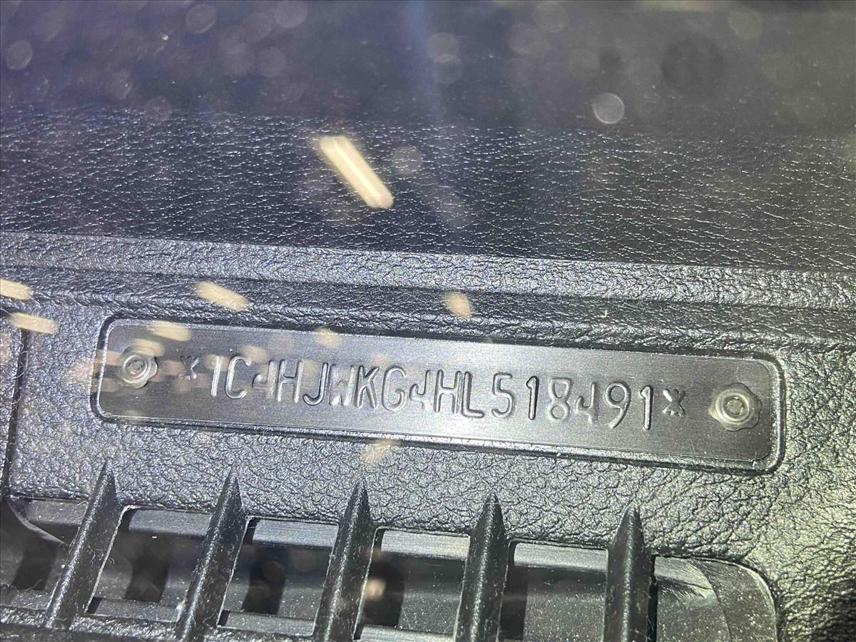 2017 Jeep WRANGLER thumbnail