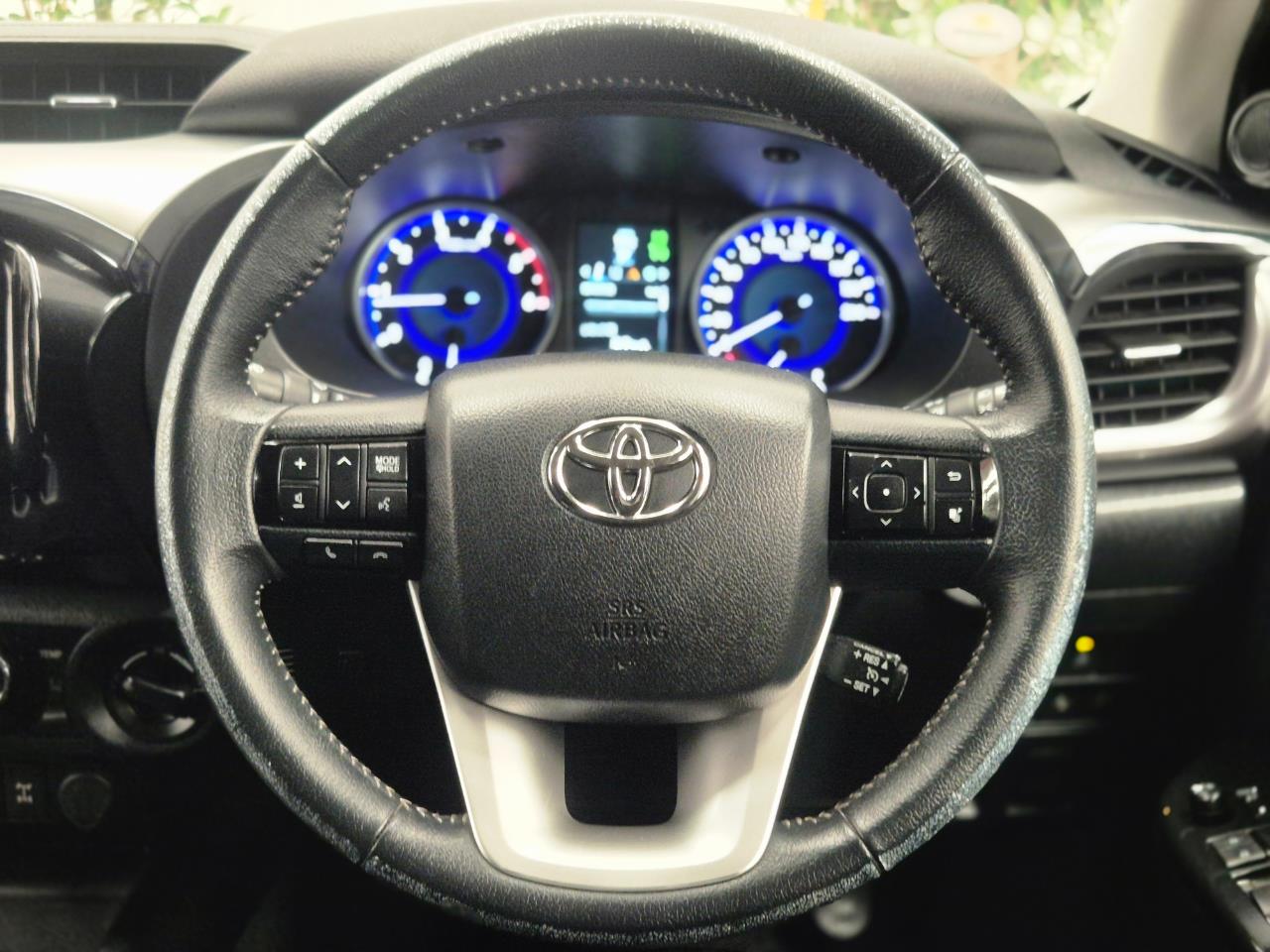 2018 Toyota Hilux thumbnail