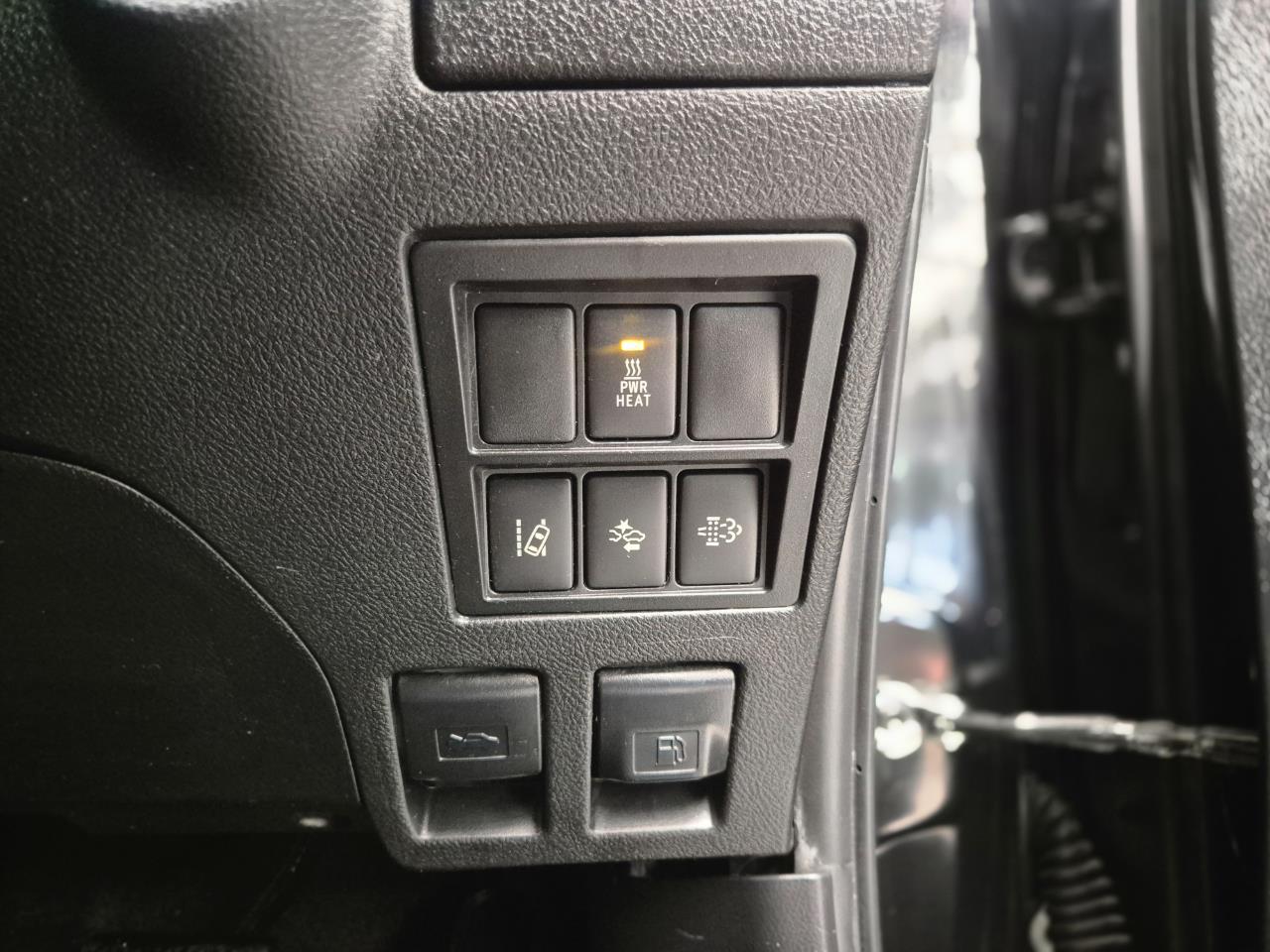 2018 Toyota Hilux thumbnail