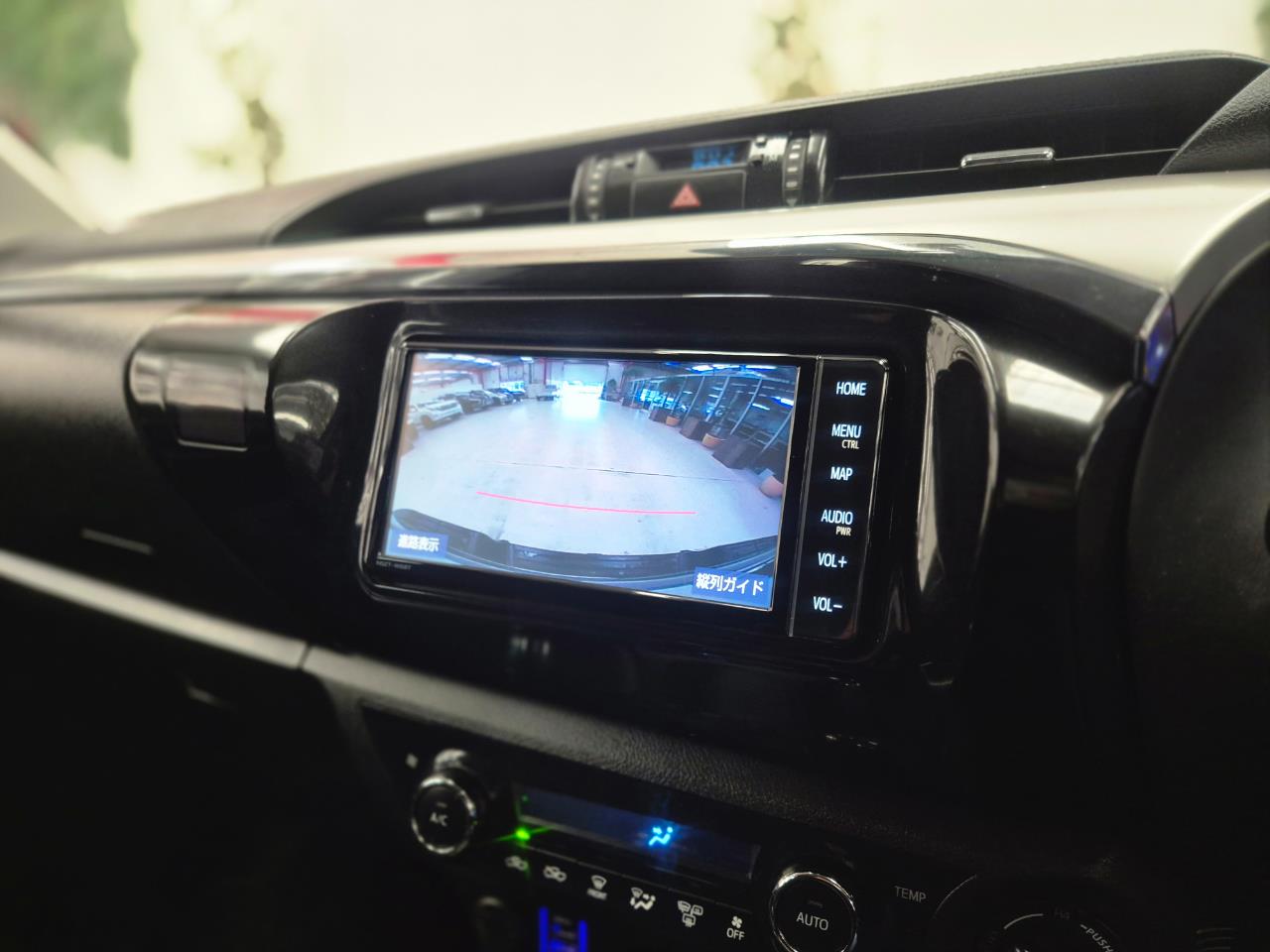 2018 Toyota Hilux thumbnail