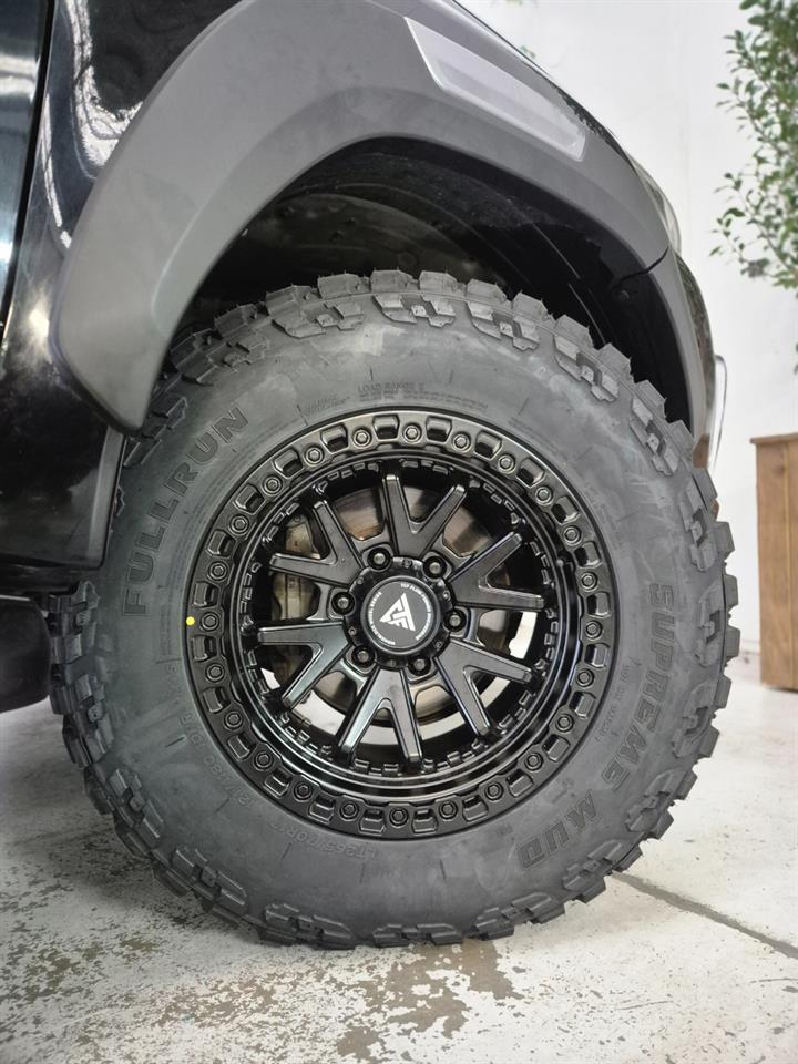 2018 Toyota Hilux thumbnail