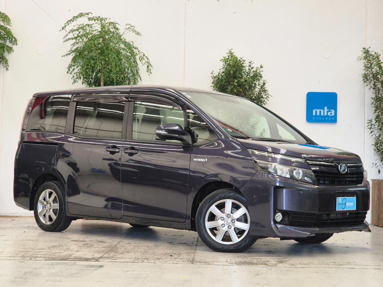 2014 Toyota Voxy thumbnail