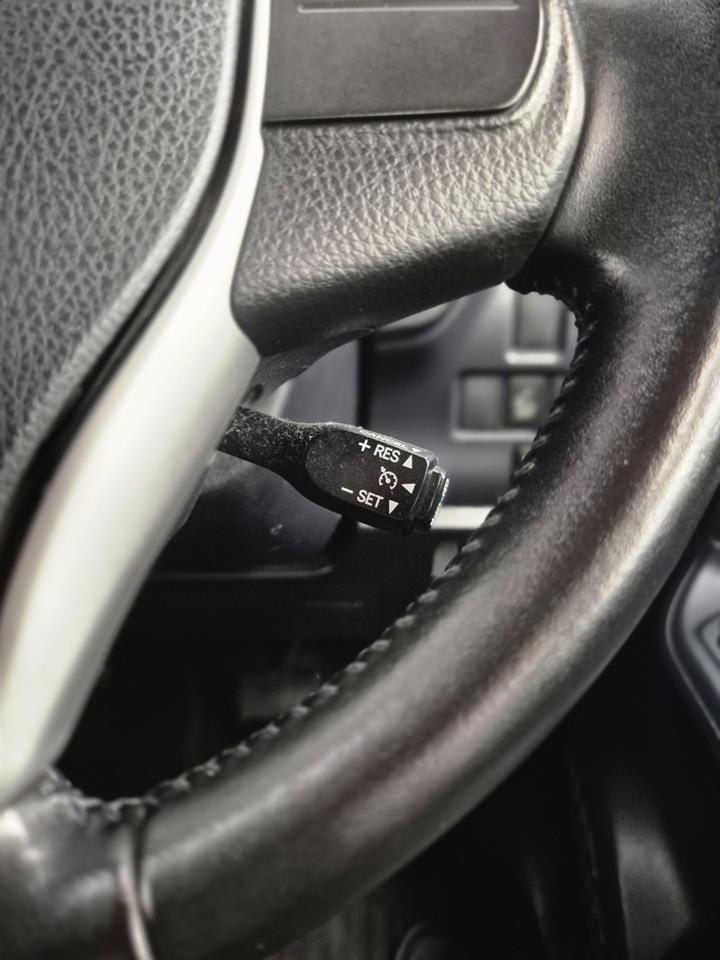 2014 Toyota Voxy thumbnail
