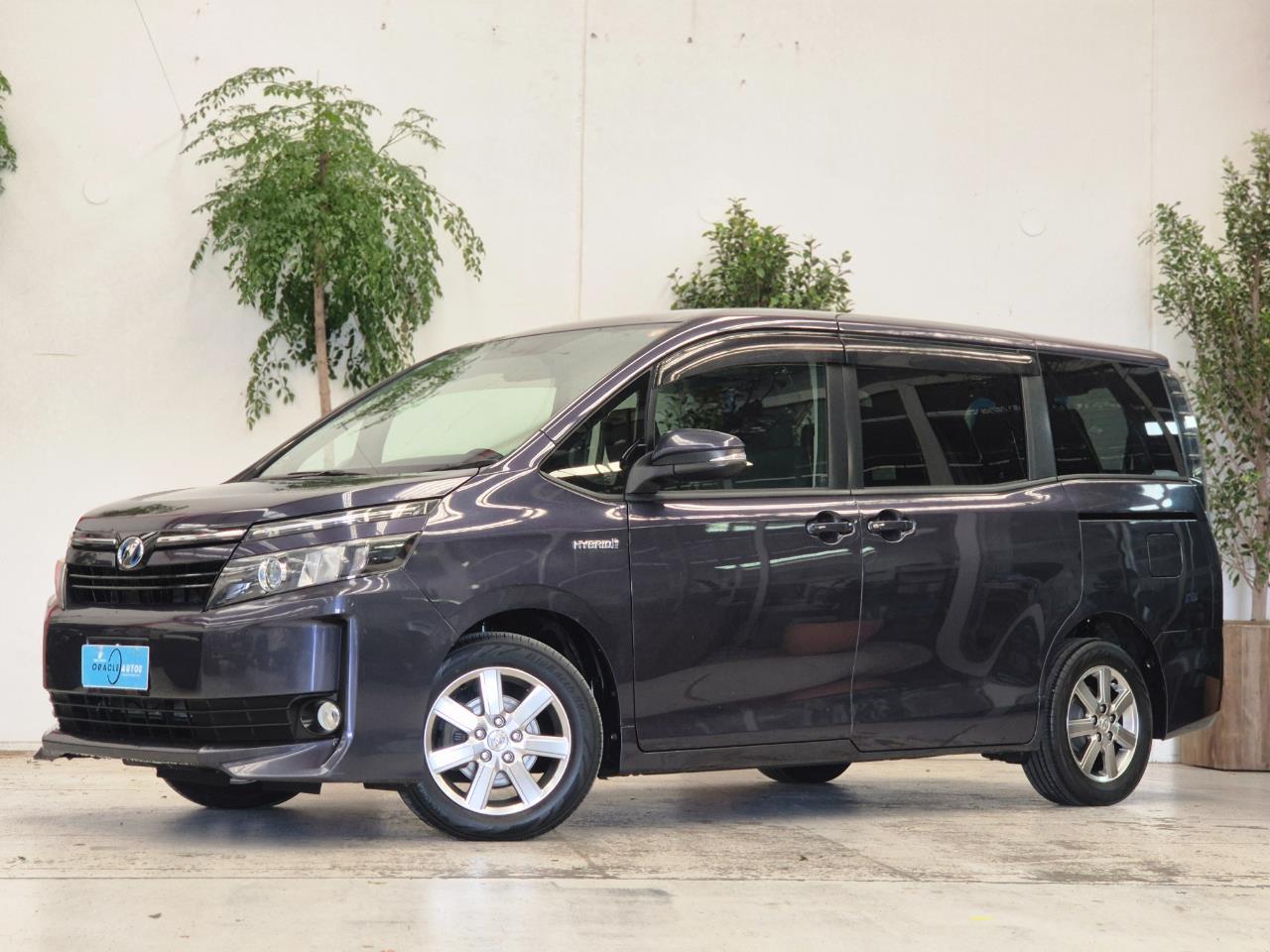 2014 Toyota Voxy thumbnail