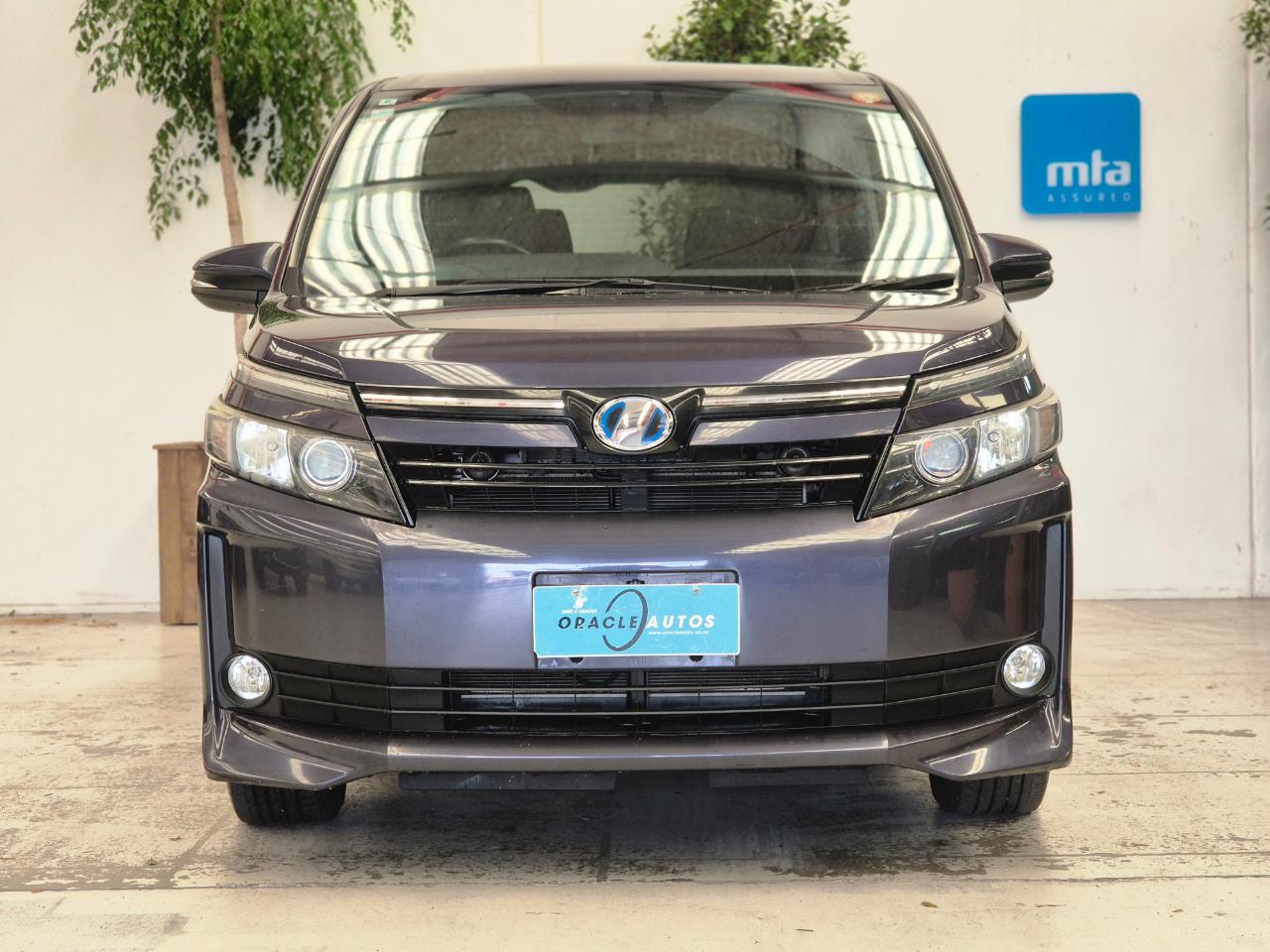 2014 Toyota Voxy thumbnail