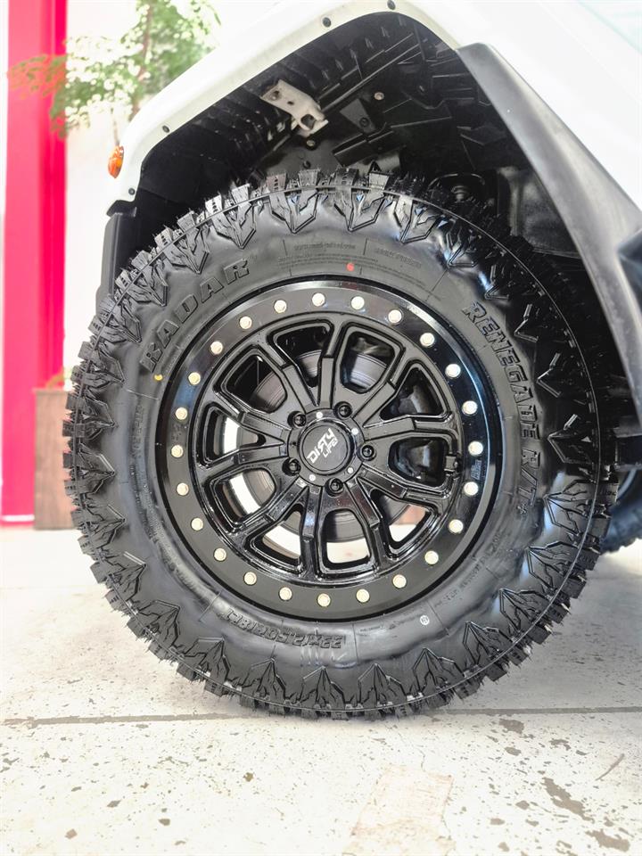 2016 Jeep JEEP thumbnail