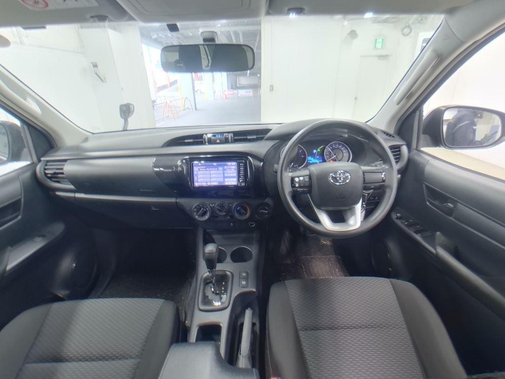 2018 Toyota Hilux thumbnail