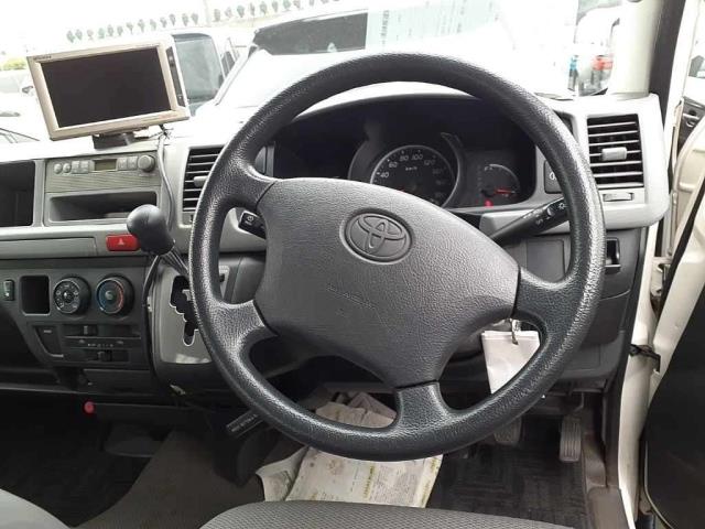 2006 Toyota Hiace thumbnail