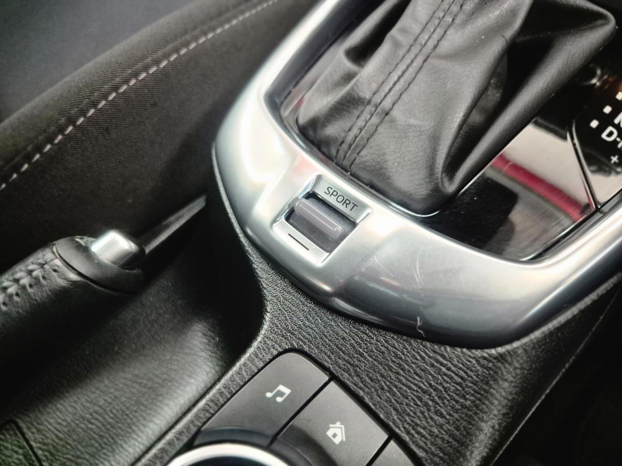 2014 Mazda Demio thumbnail