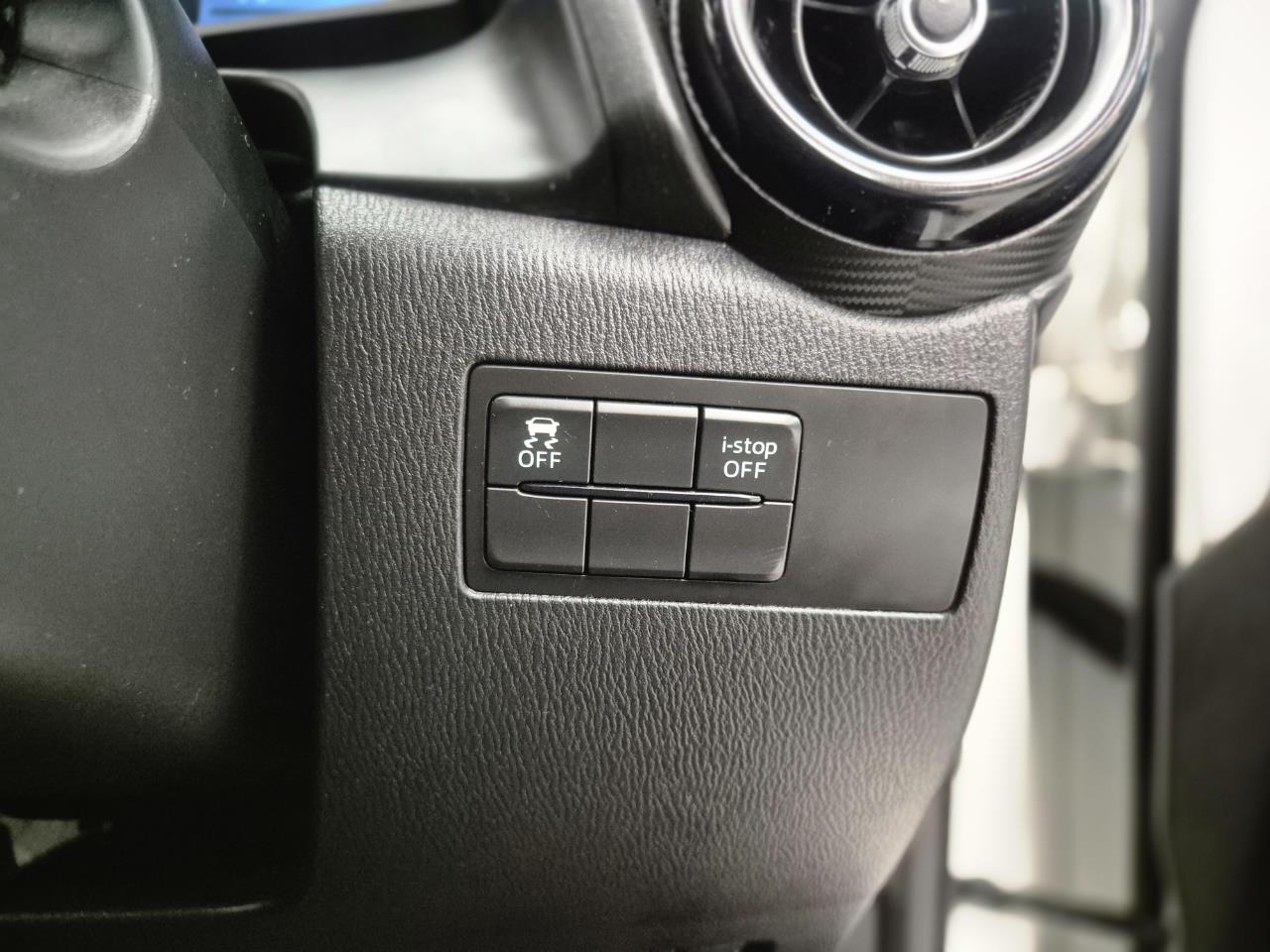 2014 Mazda Demio thumbnail
