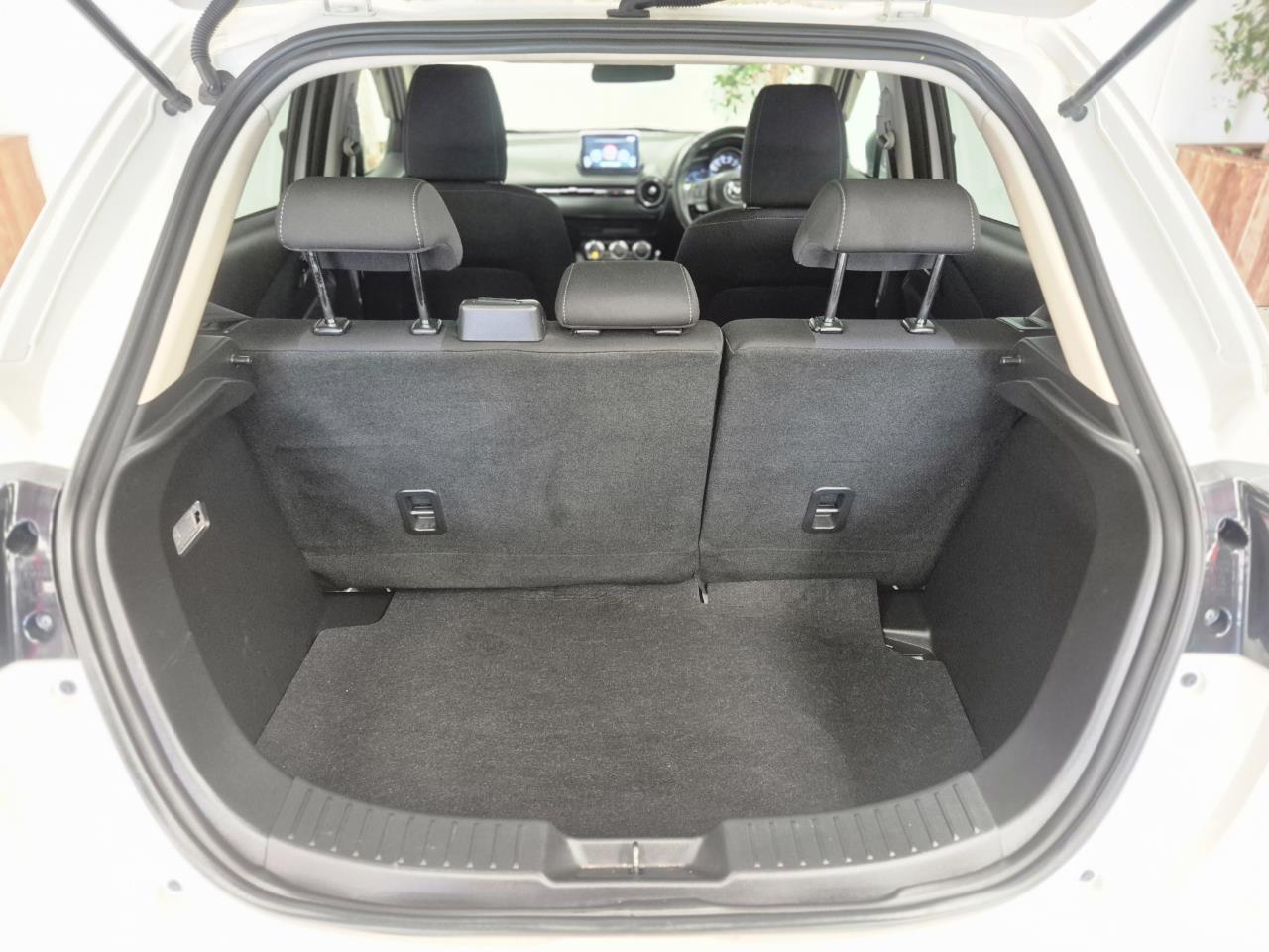 2014 Mazda Demio thumbnail