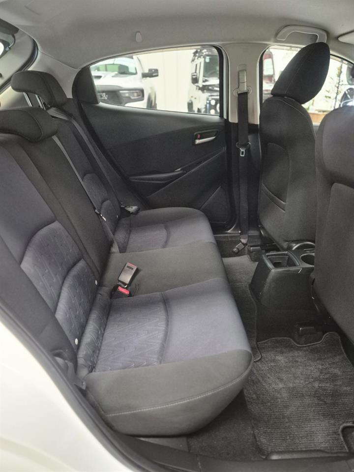 2014 Mazda Demio thumbnail
