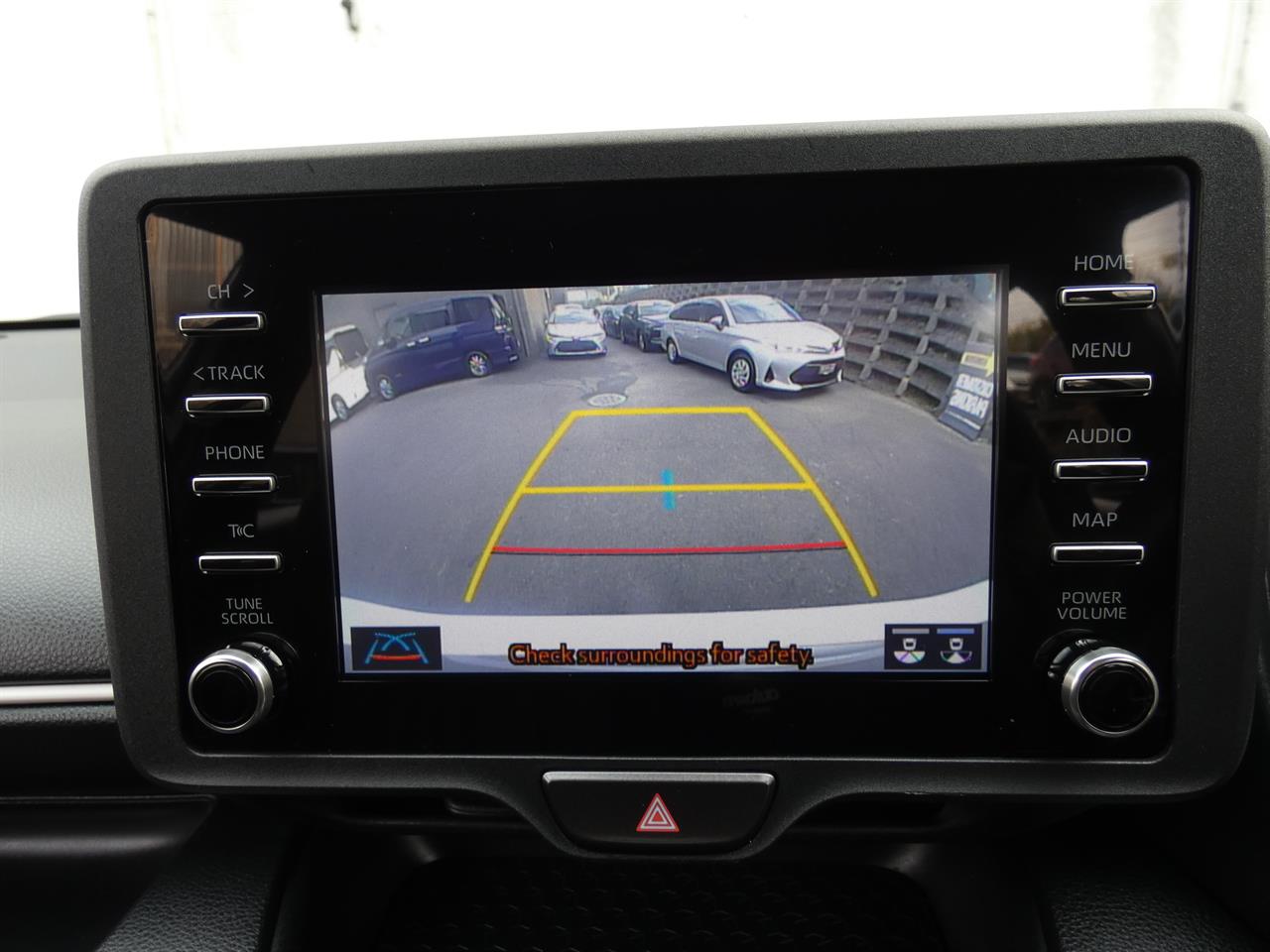 2021 Toyota YARIS thumbnail