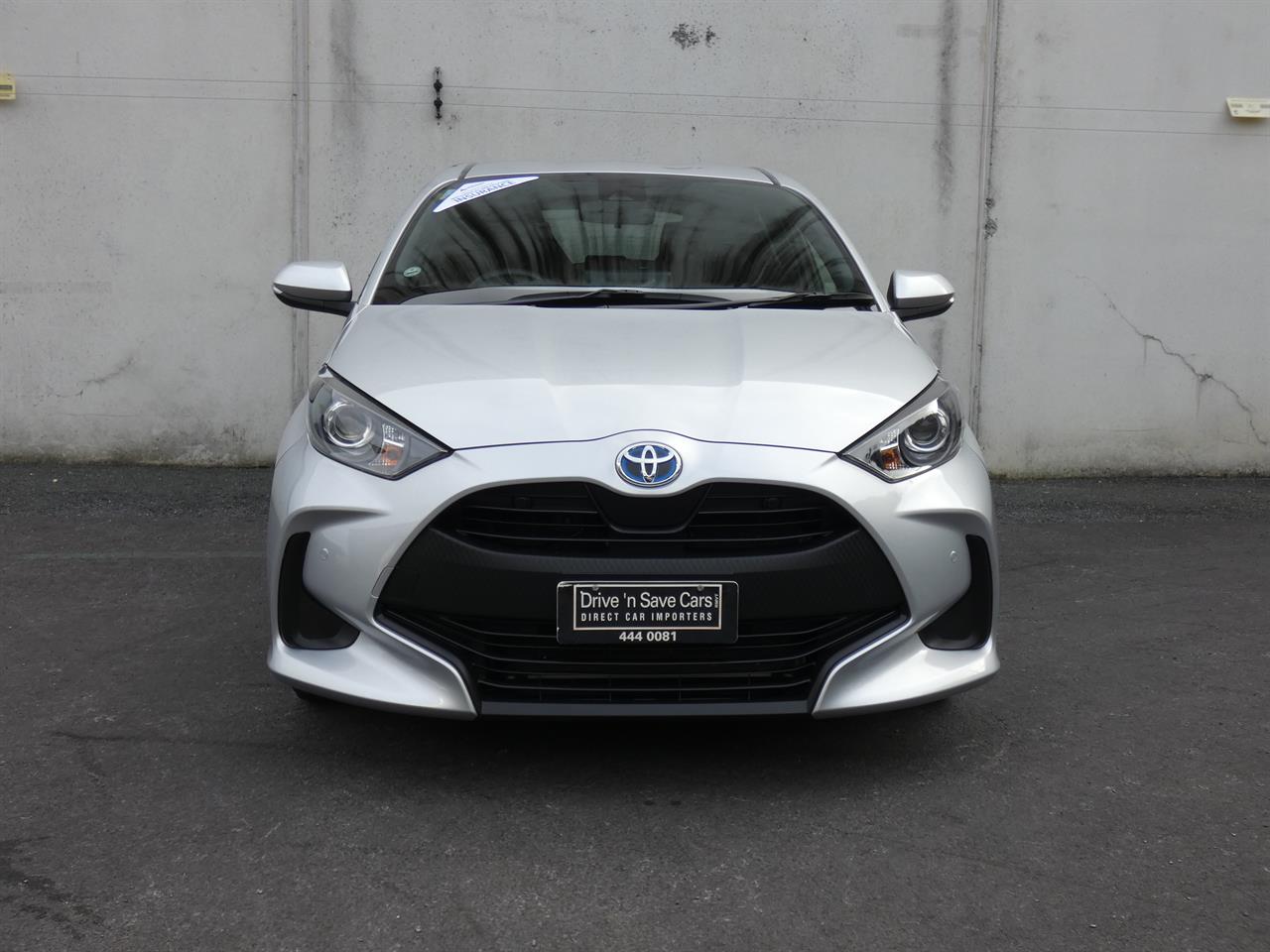 2021 Toyota YARIS thumbnail