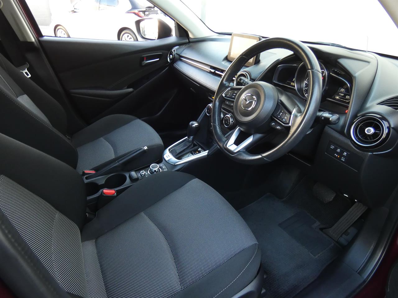2018 Mazda DEMIO thumbnail