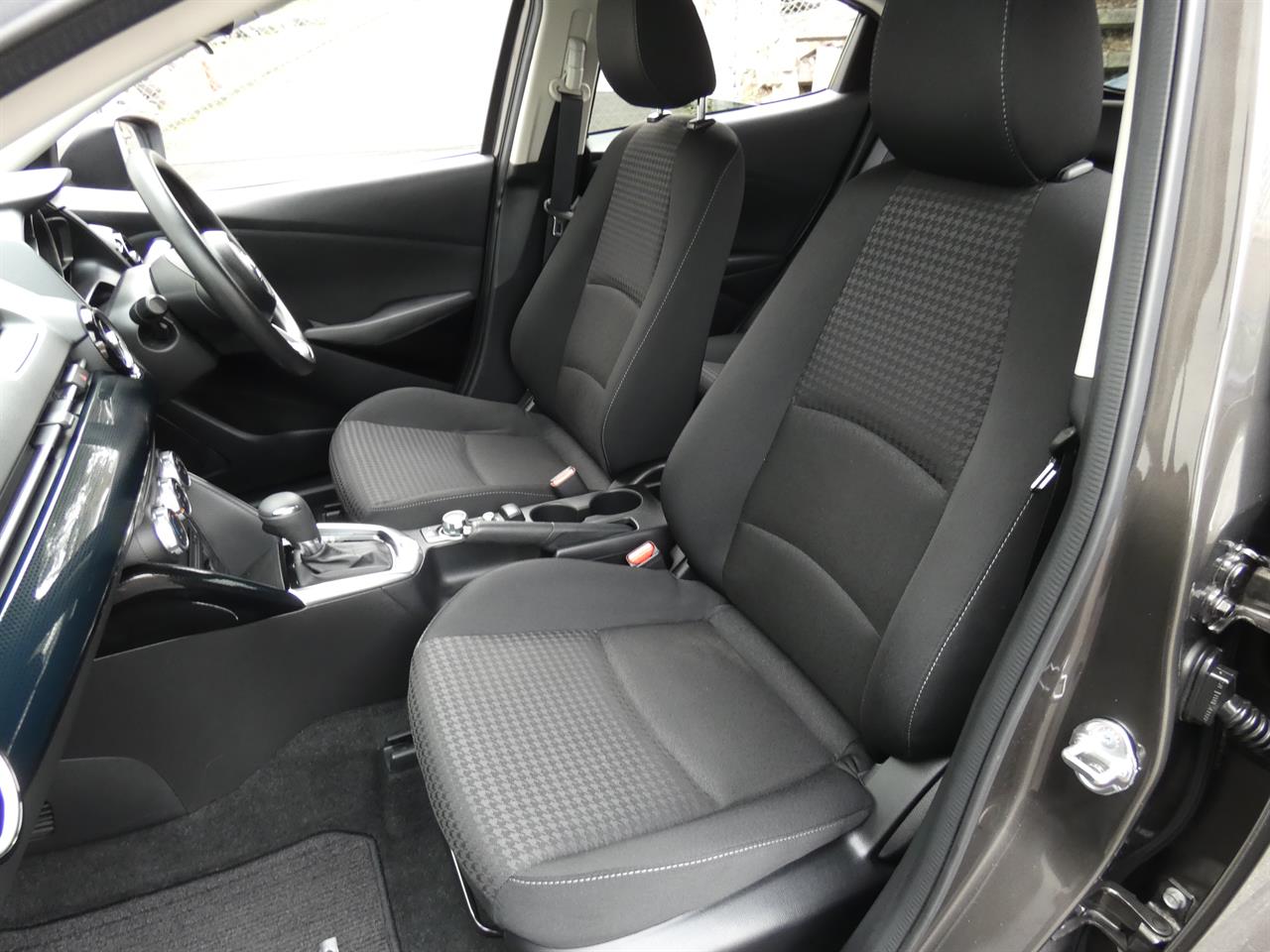 2018 Mazda DEMIO thumbnail